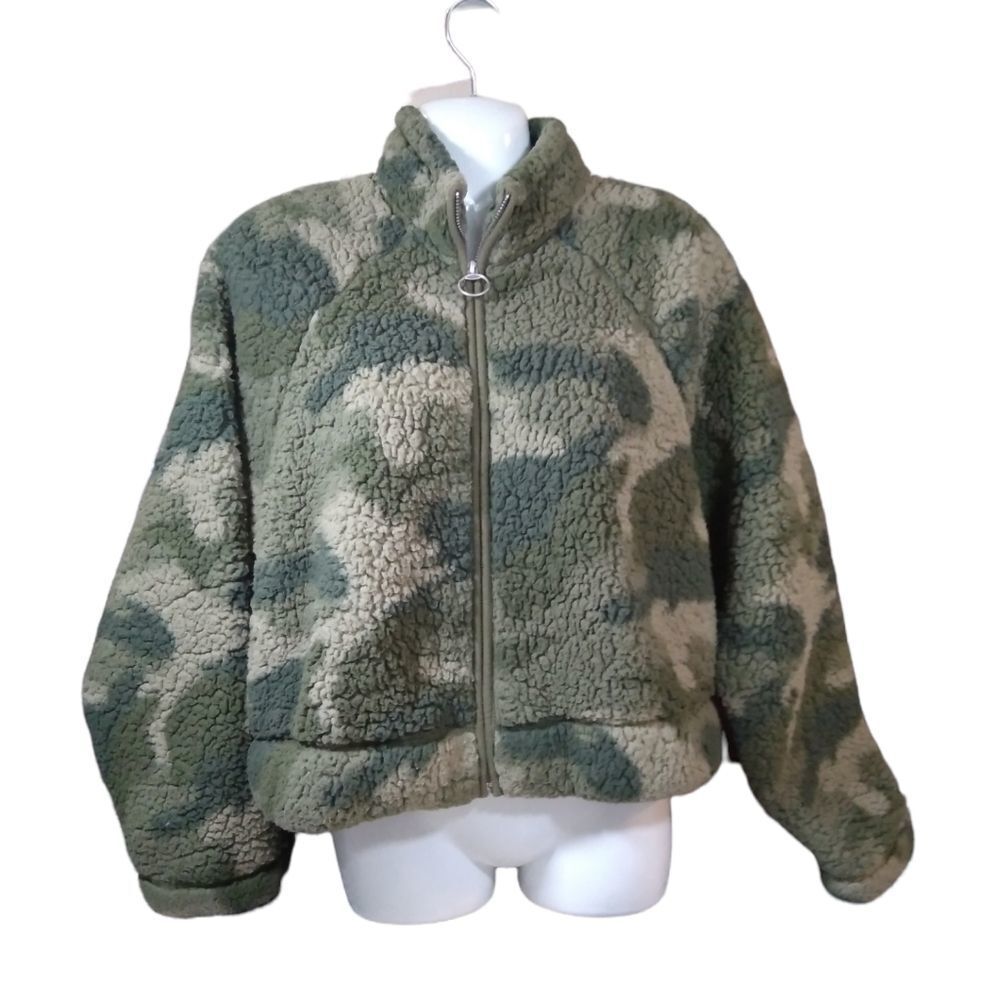 Hollister teddy bear camo zip up coat S